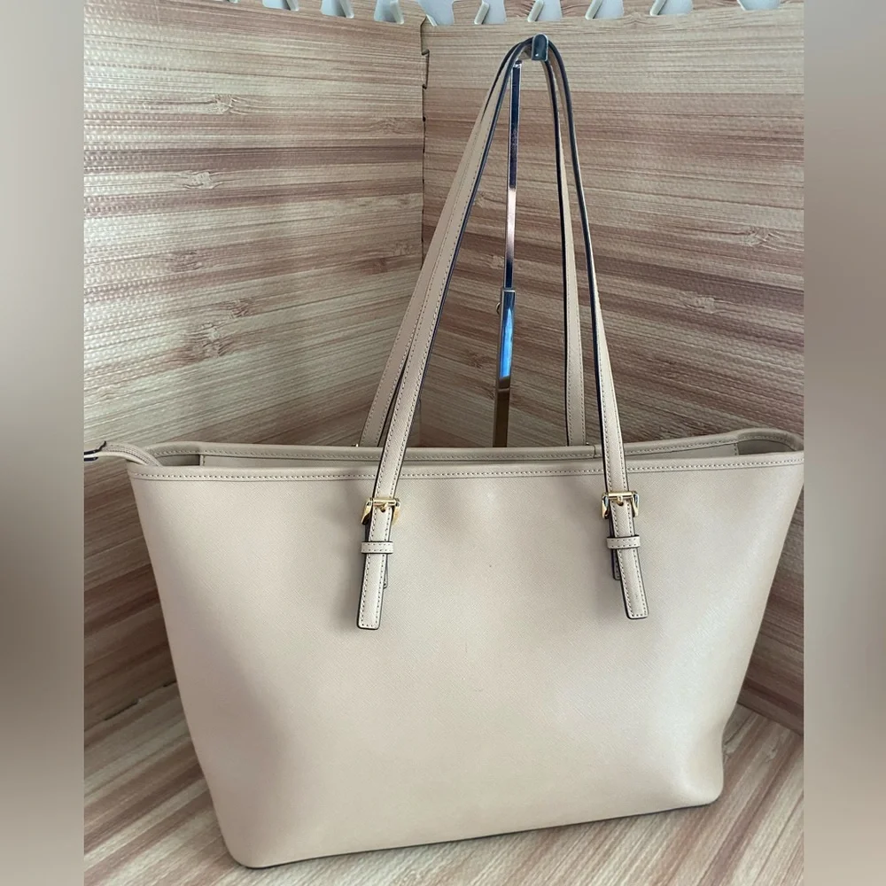 MICHAEL KORS JET SET TRAVEL MULTIFUNCTION LEATHER SHOULDER TOTE BAG CAMEL - Picture 5 of 13